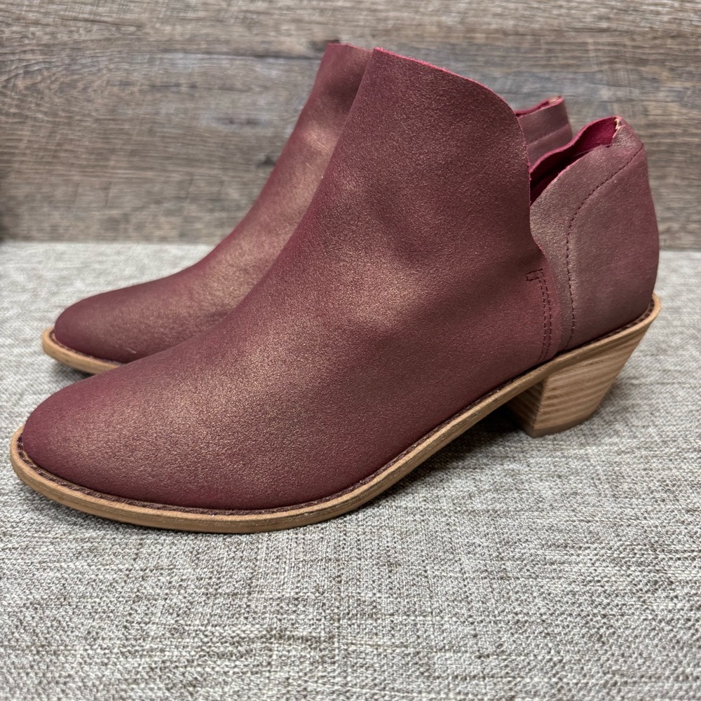 Kelsi Dagger Brooklyn Kenmare Burgundy Gold Suede Leather Ankle Booties Womens 9